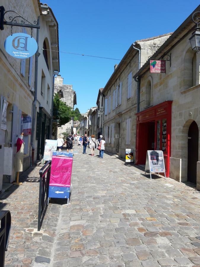 Apartamento Les Logis Des Vignobles Saint Emilion En Duplex N 2 Avec Terrasse Exterior foto